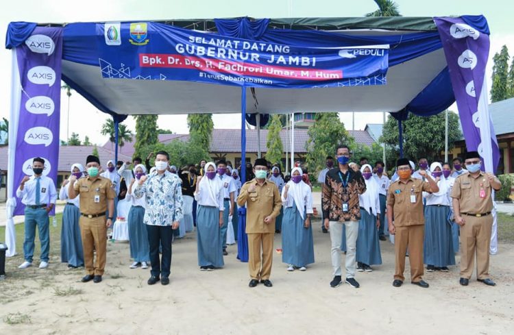 Gubernur Fachrori Puji Kontribusi XL Dukung Pembelajaran Jarak Jauh