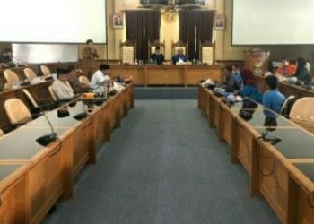 DPRD Muaro Jambi Gelar Audiensi Bersama Mahasiswa Terkait UU Cipta Kerja