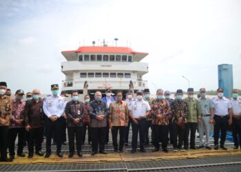 Bupati Safrial Resmikan Pelabuhan Penyeberangan RO-RO