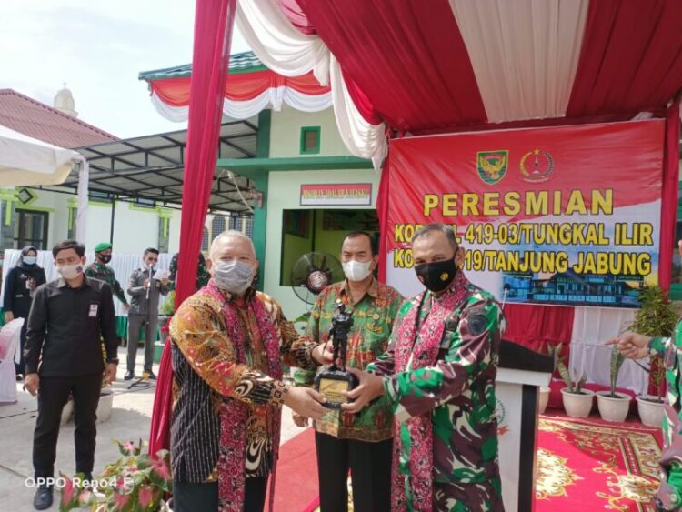 Bupati Safrial Resmikan Koramil Tungkal Ilir Dan Rumah Dinas Danramil