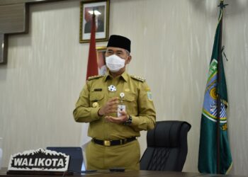 Walikota Jambi Raih Penghargaan Plakat Dana Insentif Daerah