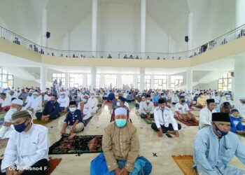 Sholat Jumat Perdana Di Masjid Syekh Usman, Tetap Terapkan Protkes