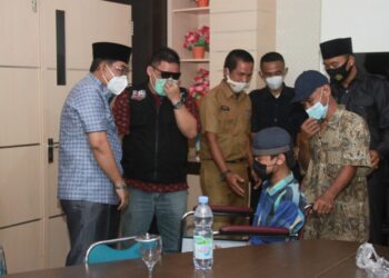 Bupati Tanjab Barat dan ACT Beri Bantuan Kepada Azwir