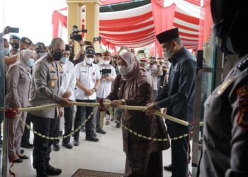 Bupati Masnah Busyro Hadiri Peresmian Gedung Mako Polsubsektor