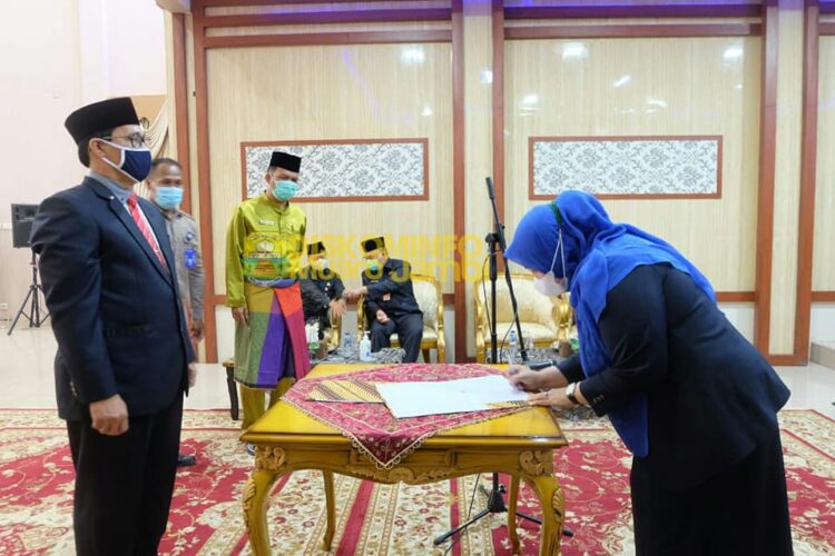 Bupati Masnah Busyro Lantik Penjabat Sekretaris Daerah Muaro Jambi
