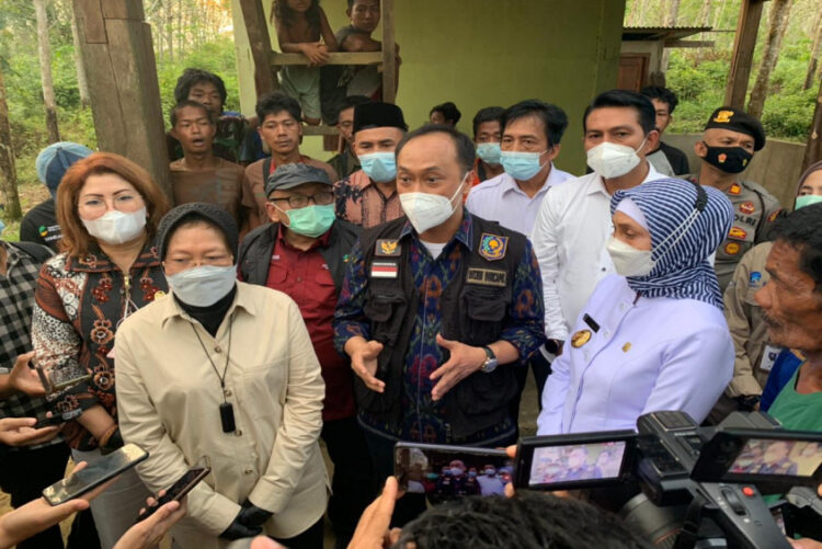 Bupati Batanghari Dampingi Menteri Sosial RI Tinjau Perekaman Data NIK