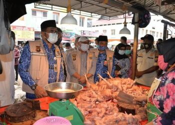 Sekda H. Sudirman Pantau Harga Komoditi Pangan Di Pasar Angso Duo