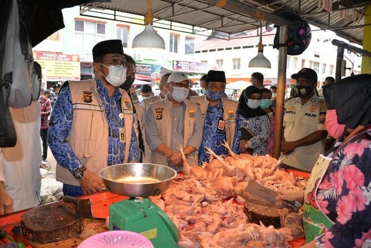 Sekda H. Sudirman Pantau Harga Komoditi Pangan Di Pasar Angso Duo