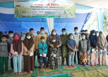 Bupati Muaro Jambi Hadiri Kegiatan Pesta Turun Sawah (Sedekah Payo)
