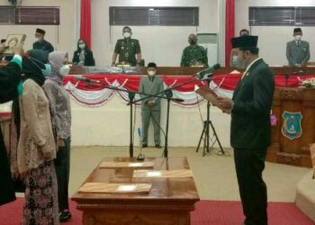 DPRD Tanjab Barat Gelar Rapat Paripurna Peresmian Pemberhentian Dan PAW