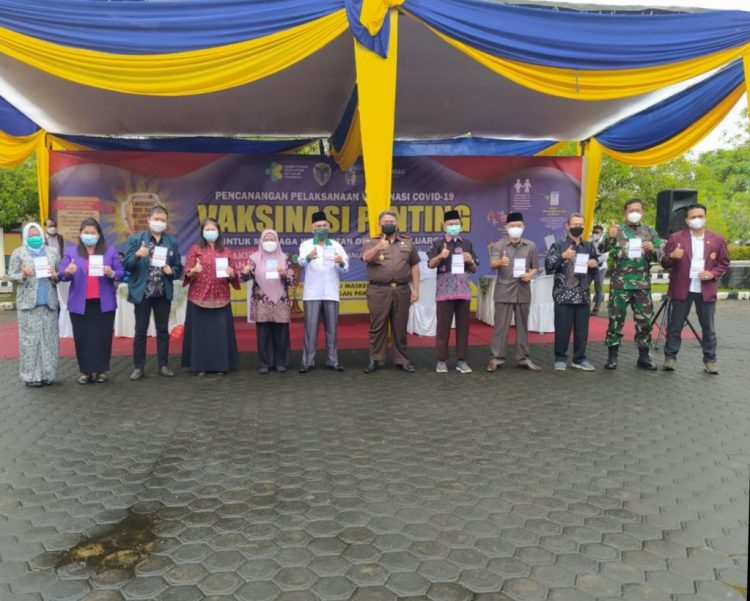 Pemkab Batanghari Laksanakan Suntik Vaksin Pertama