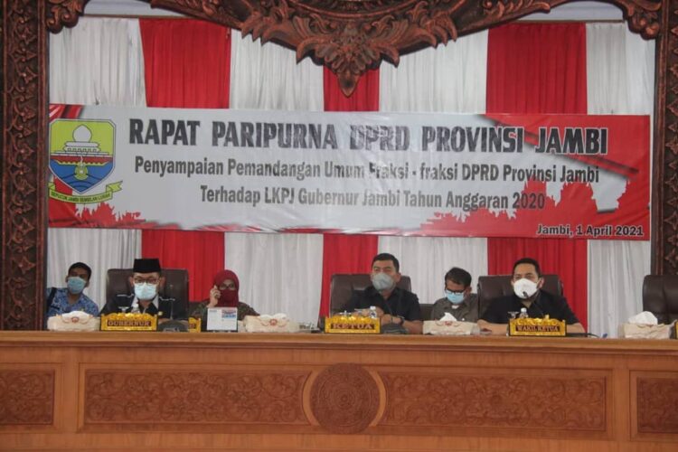 Sekda Sudirman Hadiri Rapat Paripurna Pemandangan Umum Fraksi