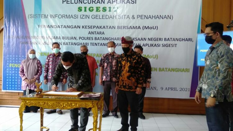 Bupati Batanghari Hadiri Peluncuran Aplikasi SIGESIT di PN Muara Bulian Kelas II