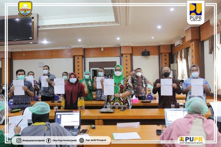 Kadis PUPR M. Fauzi dan Staf di Vaksinasi Covid-19 Tahap Pertama