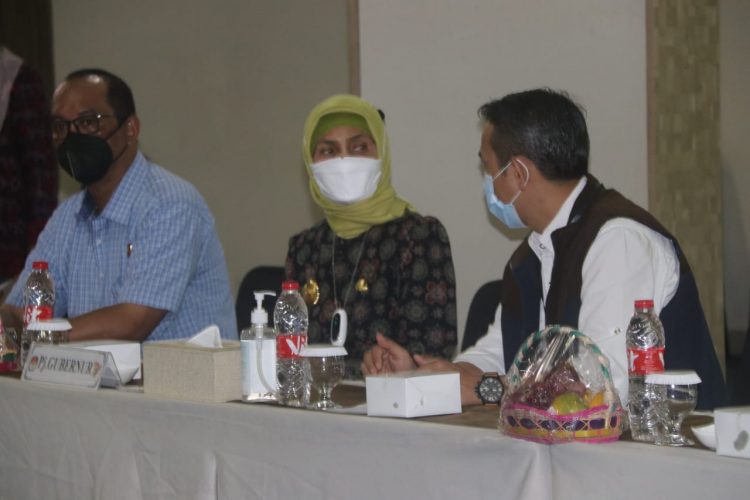 Pj.Gubernur Hadiri Rapat Pleno Terbuka Rekapitulasi dan Penetapan Hasil PSU Pilgub Jambi