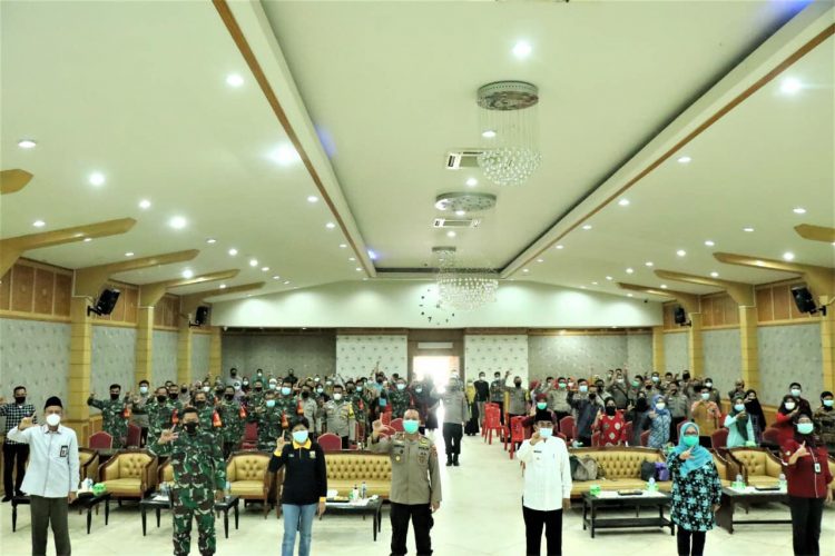 Bupati Tanjab Barat Menghadiri dan Membuka Acara Pelatihan Tracker Covid -19