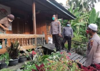 Polres Tanjab Barat Beri Semangat Warga yang Terpapar Covid-19