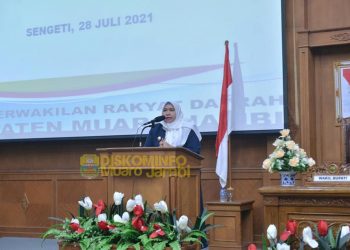 Bupati Masnah Hadiri Paripurna PAW Anggota DPRD Muaro Jambi