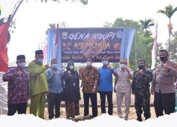 Bantuan Sosial Bagi Pelaku UMKM Terdampak COVID-19 dan Opening (Gnea Ngopi) di Hadiri Sekda Azrin