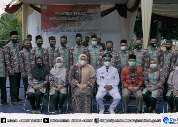 Bupati Masnah Lantik Kepala Desa Rantau Panjang Kabupaten Muaro Jambi