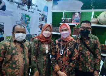 Batik Khas Kabupaten Batanghari Dapat Pujian dari Pejabat Kemendagri RI