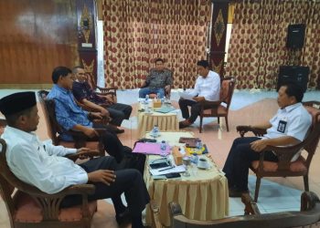 Tim Pansel Serahkan Hasil Jobfit dan Assesor Kepada Bupati Fadhil Arief