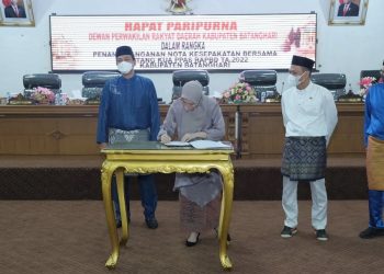 Dewan DPRD Batanghari Gelar Paripuna Teken Kesepakatan Bersama Tentang KUA-PPAS RAPBD TA.2022