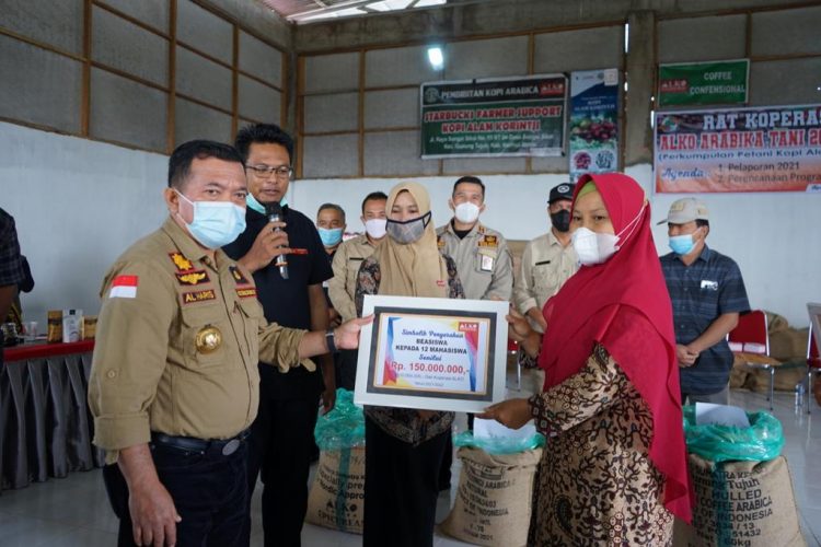 Gubernur Al Haris Ajak Petani Pertahankan Kualitas Kopi Kerinci