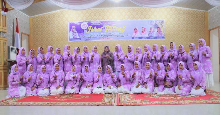 Ketua PKK Hadiri peringatan Isra Miraj Organisasi Kartini Tanjab Barat Bergerak