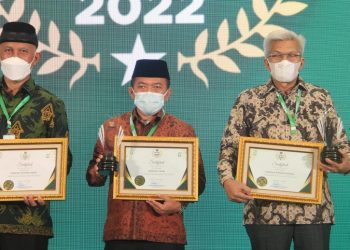 Gubenur Al Haris Terima Penghargaan dari Baznas Award 2022