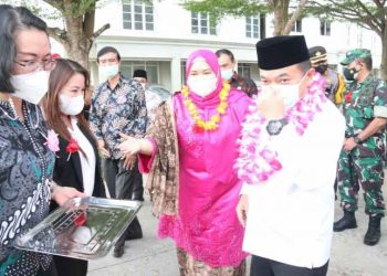 Gubernur Al Haris Dukung Pembangunan Tempat Ibadah
