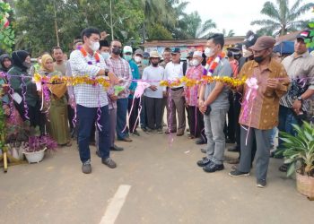 Bupati Fadhil Arief Hadiri HUT ke-30 Desa Bukit Sari