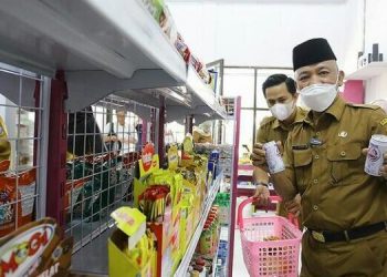 M Fauzi Resmikan Koperasi Mart PU