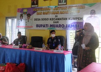 Pemkab Muaro Jambi Berikan Bantuan Paket Sembako dan Santunan Anak Yatim