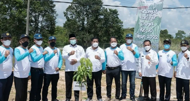 Peringati Hari Air Sedunia ke 30, Kadis PUPR M Fauzi Gelar Penanaman Pohon
