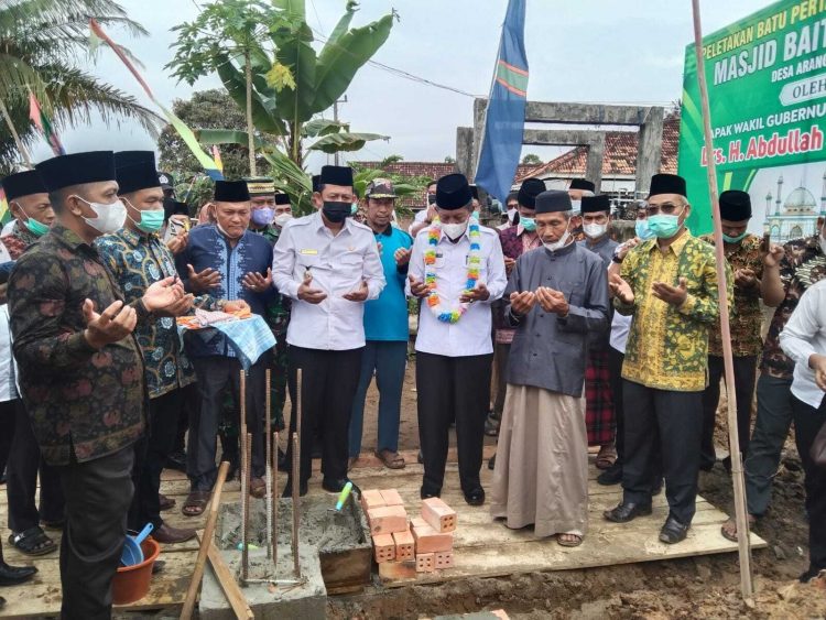 Wabup BBS Hadiri Peletakkan Batu Pertama Masjid Baitussalam Desa Arang-Arang