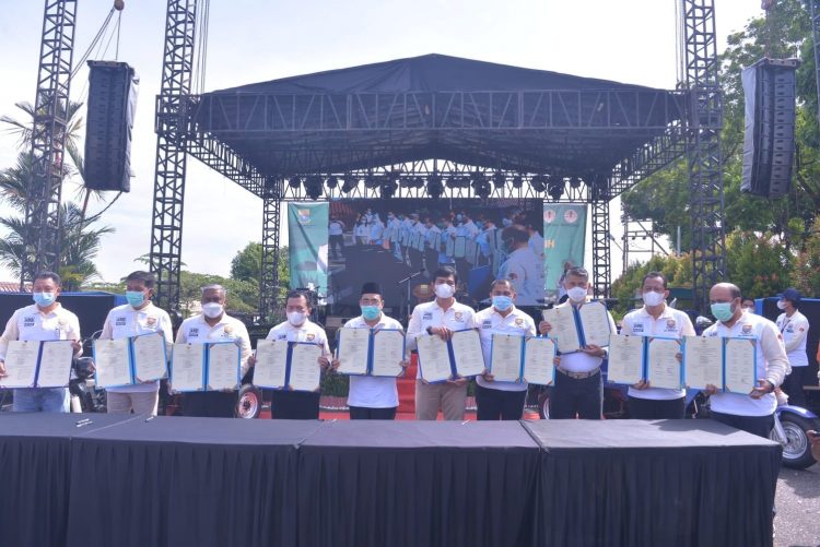 Wabup Muaro Jambi Menandatangani MoU Jambi Tentang Gerakan Sungai Batanghari Bersih