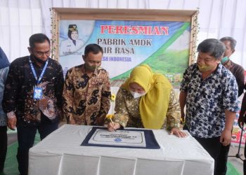 Bupati Muaro Jambi Resmikan Pabrik Air Minum Dalam Kemasan