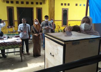 Bupati Muaro Jambi Tinjau Langsung Kegiatan Pilkades Serentak Tahun 2022
