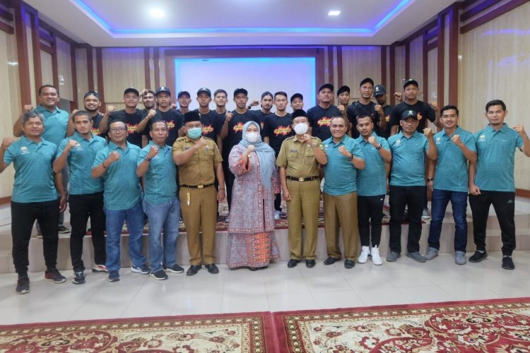 Bupati Muaro Jambi Lepas Tim Sepak Bola Ikuti Piala Gubenur Cup 2022