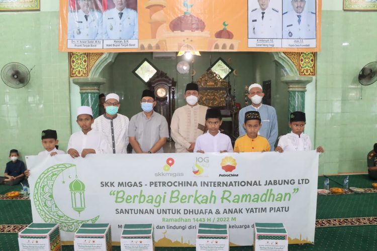Pemkab Tanjab Barat bersama SKK Migas dan Petrochina Safari Ramadhan di Desa Purwodadi