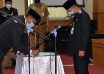 Gubernur Al Haris Lantik Kepsek TT dan SMK N 3 Kota Jambi