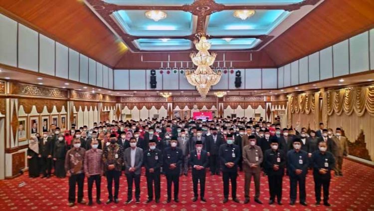 Gubernur Al Haris Lantik 263 Kepala Sekolah Tingkat SLTA