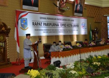 Gubernur Al Haris Hadiri Sidang Istimewa DPRD Kota Jambi