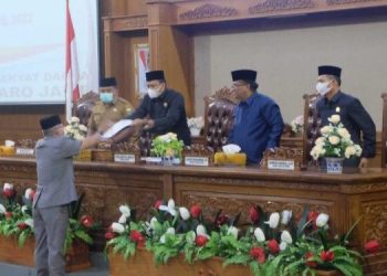 DPRD Muaro Jambi Gelar Rapurna Mendengar Pandangan Tujuh Fraksi