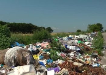 Tumpukan Sampah di Jalan Lintas Jadi Perhatian DPRD Muarojambi