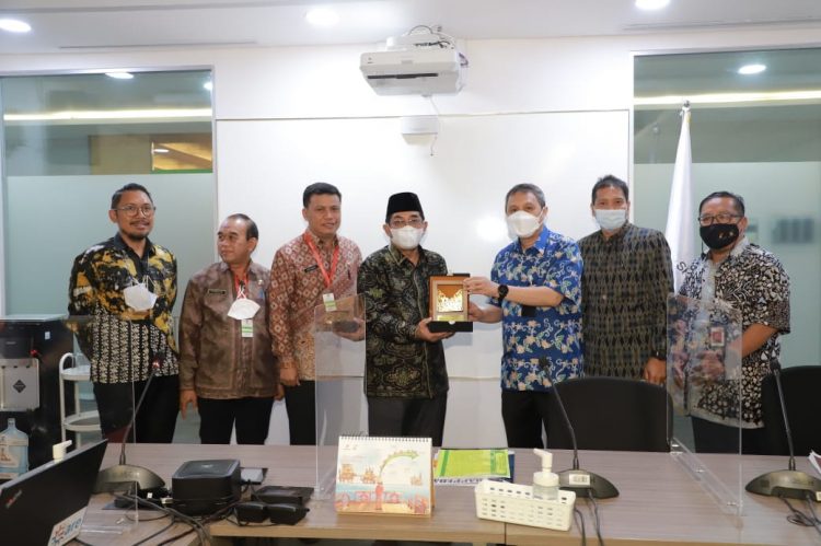 Bupati Tanjab Barat Sampaikan Usulan Program dan Kegiatan CSR di Kantor Skk Migas Pusat