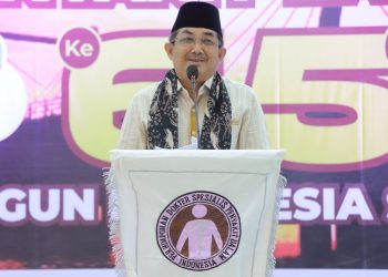 Bupati UAS Buka Secara Resmi Seminar Awam Diabetes Melitus dan TB Paru dalam Rangka HUT PAPDI ke-65