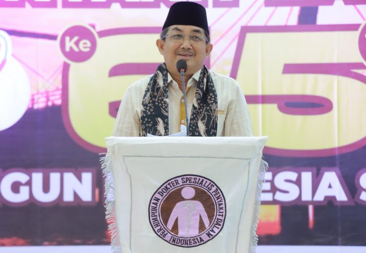 Bupati UAS Buka Secara Resmi Seminar Awam Diabetes Melitus dan TB Paru dalam Rangka HUT PAPDI ke-65