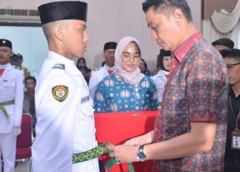 Pj Bupati Bachyuni Kukuhkan Paskibraka Muaro Jambi Tahun 2022